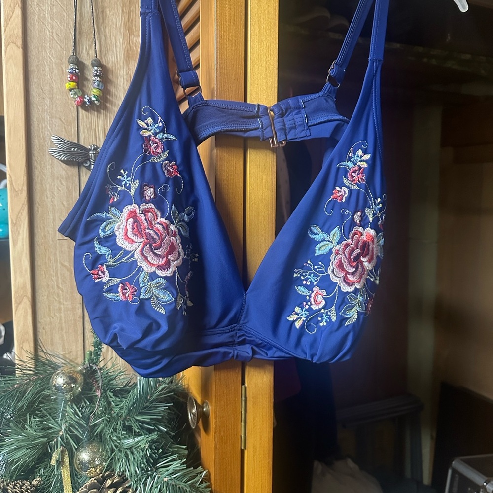 Floral Embroidered Women's Swim Top - Blue